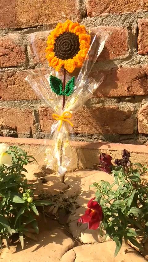 handmade crochet sunflower bouquet