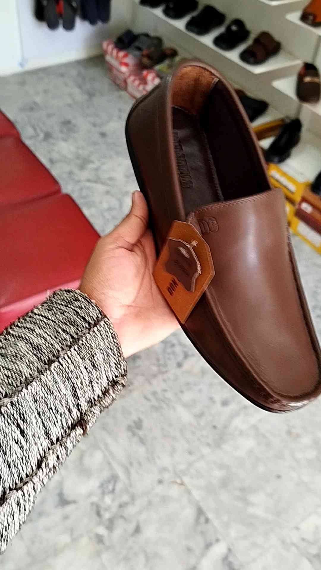 SERVIS DON CARLOS LEATHER SHOES