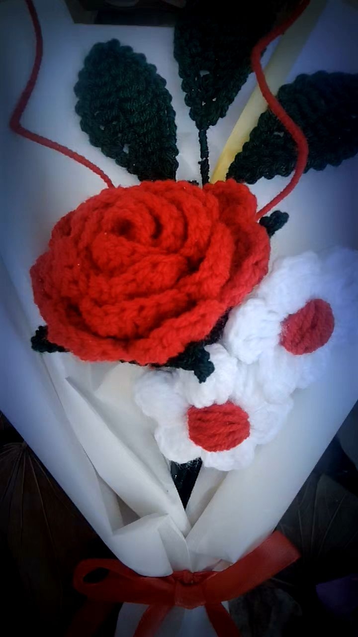 Crochet Red Rose Bouquet – Handmade Eternal Beauty
