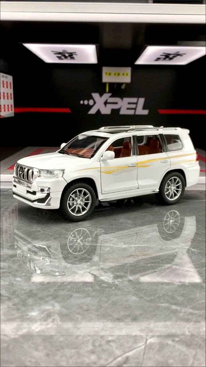 Toyota VX-R V8 Land Cruiser 1:24 XLG M923V DieCast Metal Pakistani Model Cars Collectable Alloy Luxury Toy Car 7 inch White Black die-cast vxr