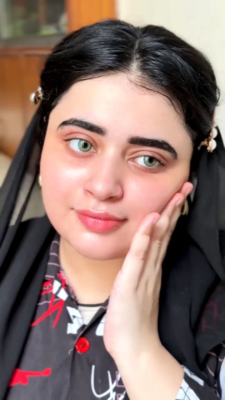Original Fariza Gold Whitening Beauty Cream 12 Problems 1 Solution / For Acne & Pimples, Acne Marks, Dark Spots, Dark Neck, Black Heads, Dark Circles, Sun Damage Skin, Dark Elbows Fingers & Feets, Wrinkles, Freckles, Blemishes, Pigmentations, Uneven Skin