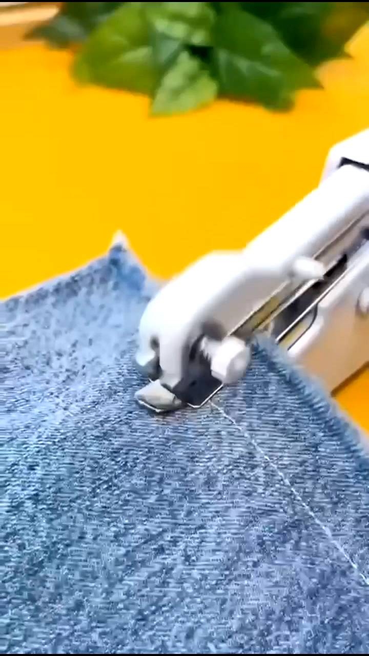 🧵 Handy Stitch Portable Sewing Machine - Mini Handheld Sewing Device 🪡 ...