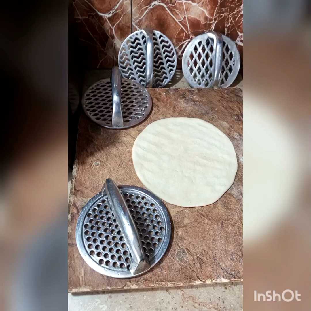 Roti Naan Roghni Sancha, Naan Star Pattern Design Frame, Roti Naan ...
